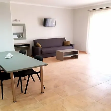 Oda ve Kahvaltı Nuevo Vista Kávos