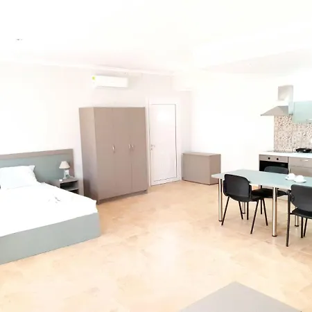 Nuevo Vista Oda ve Kahvaltı 4*